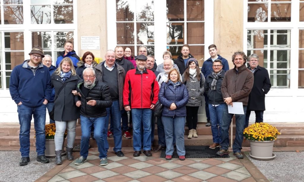 Besucher aus der Partnergemeinde im Klinikpark.